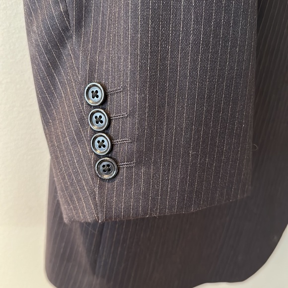 Arnold Brant Suit - Picture 4 of 11